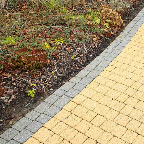 Newgrange Cobbles | 100x100x60mm | Buff Granite