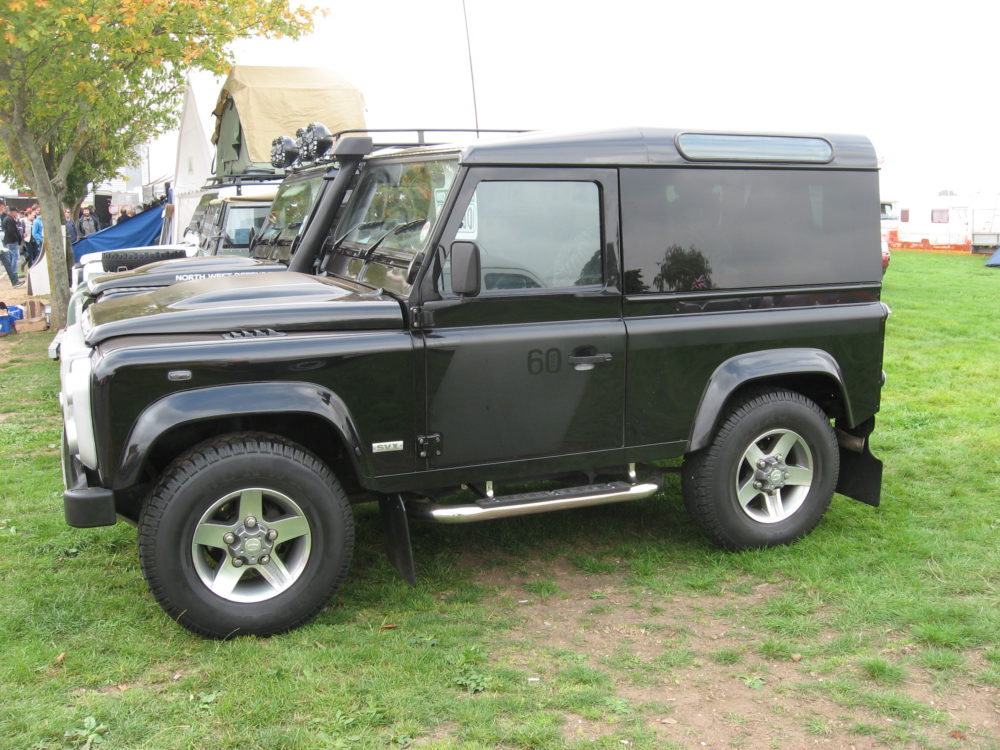 Land Rover Beluga Black LRC416 - Image 3