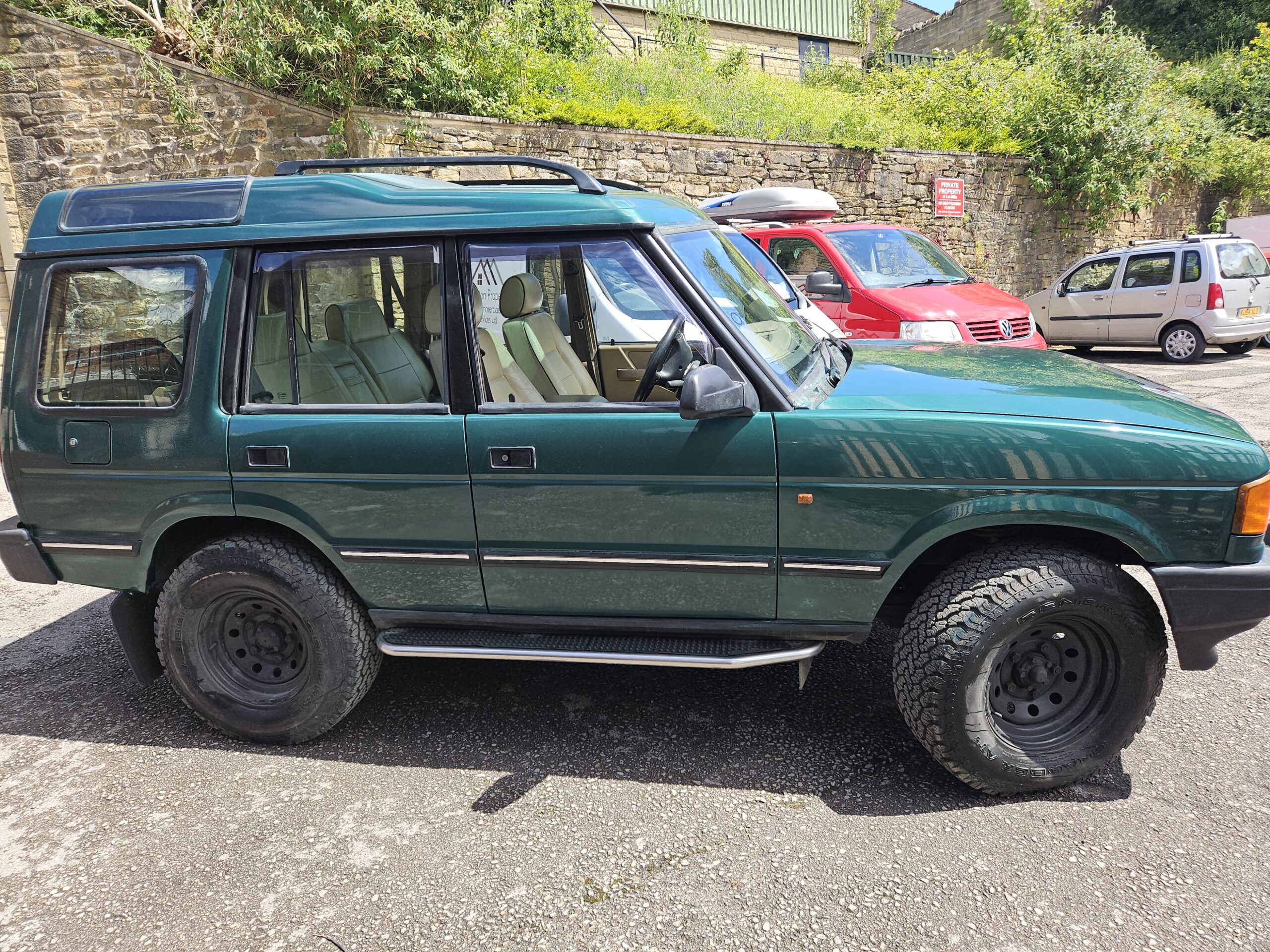 Land Rover British Racing Green LRC617 - Image 2